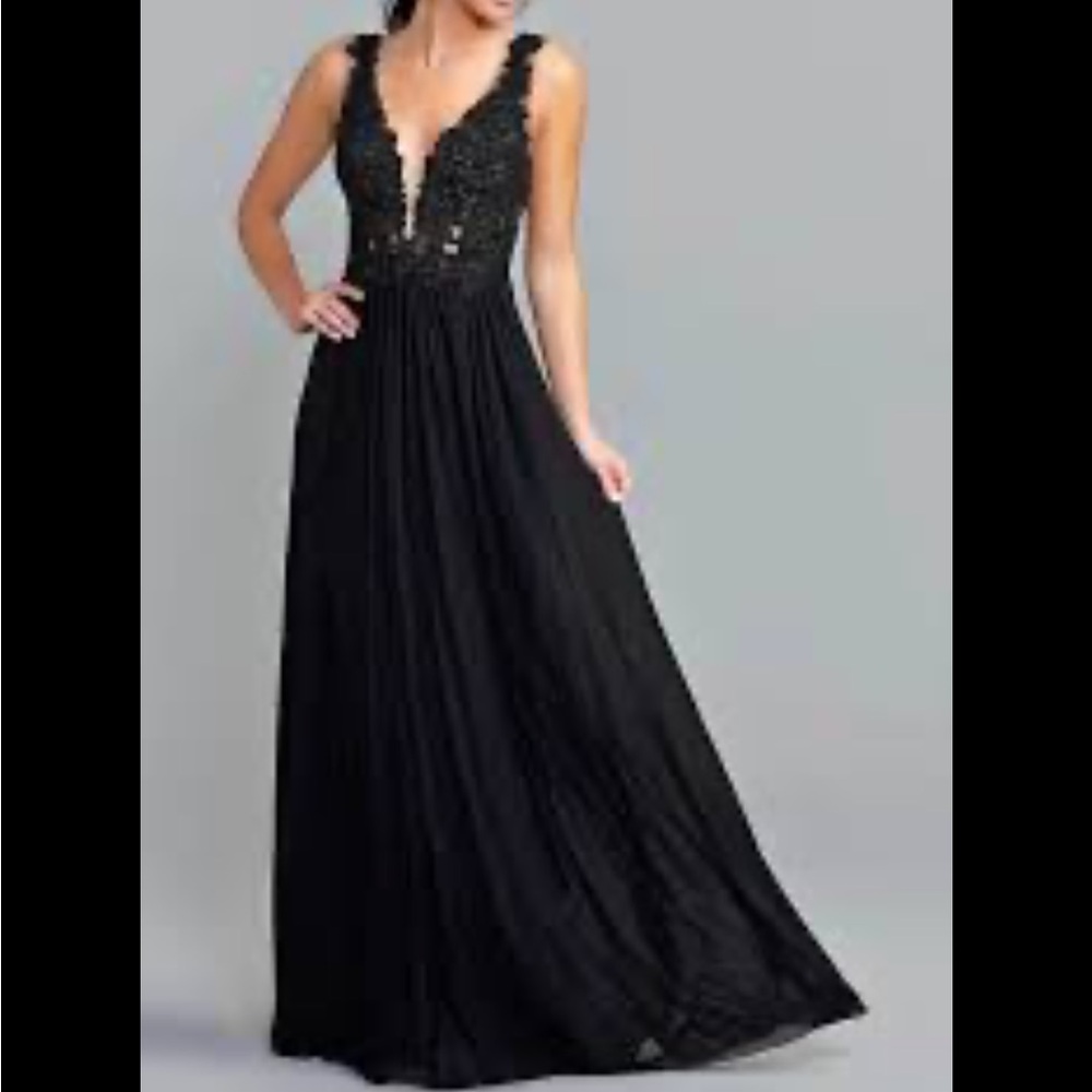 Sherri Hill #50255 Enticing Beaded Lace Dress Sz 2